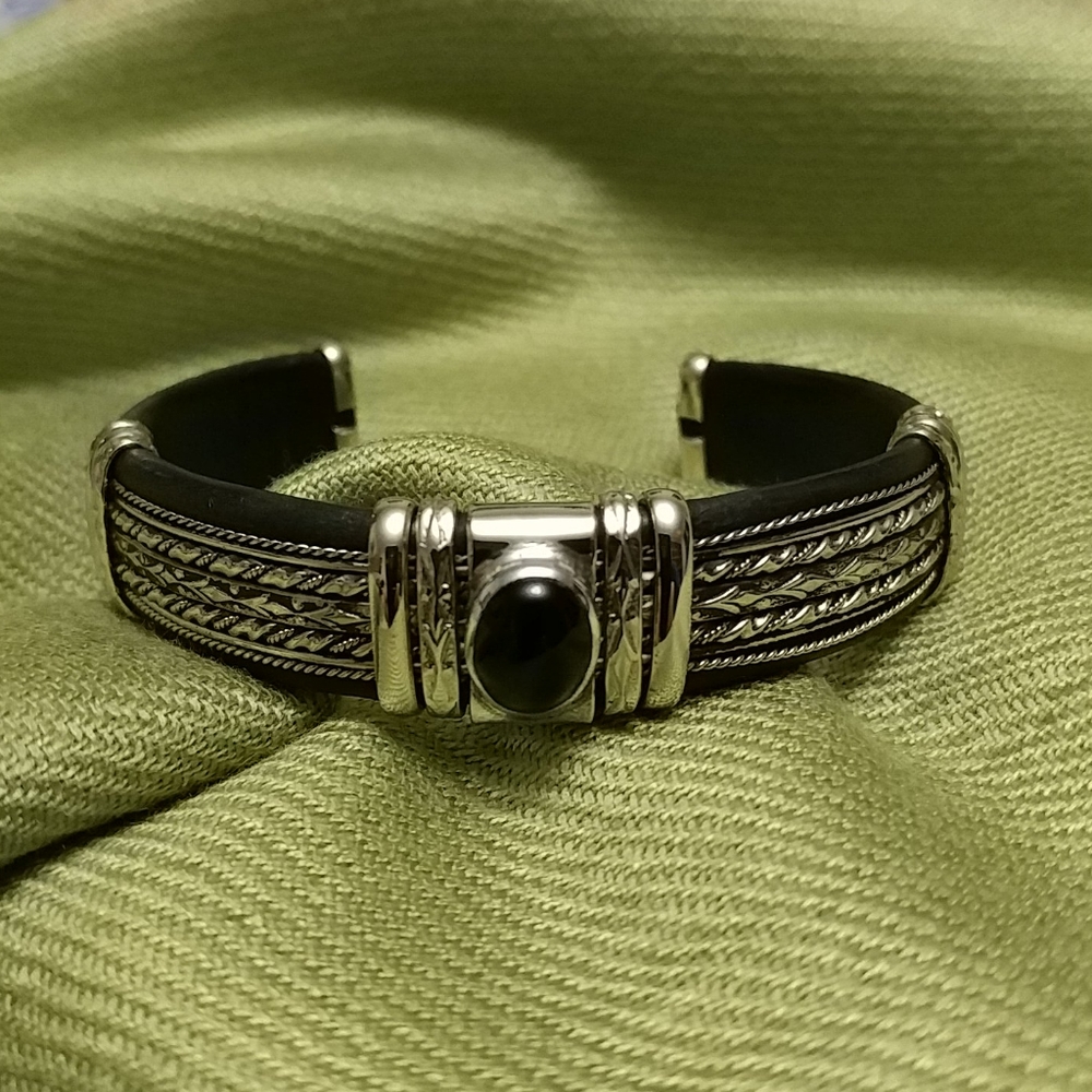NWOT Sterling Silver Black Stone Bracelet